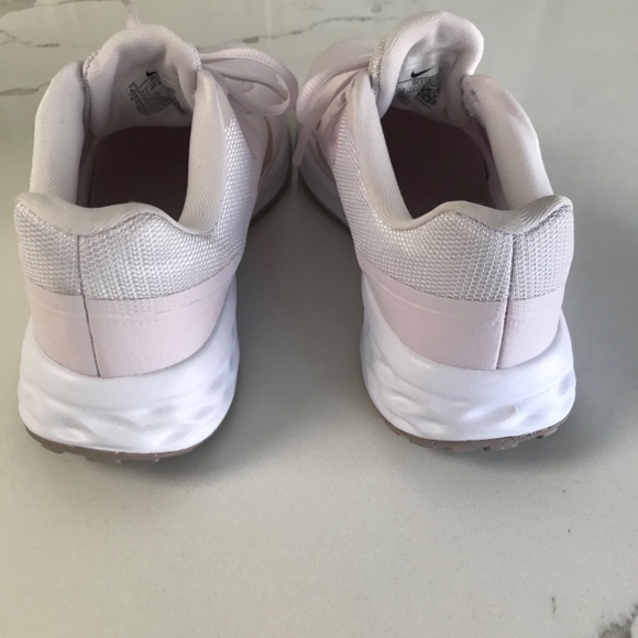 Nike Women’s Revolution 6 Next Nature Pink Running Shoes size US 6.5 Mint - Picture 4 of 11